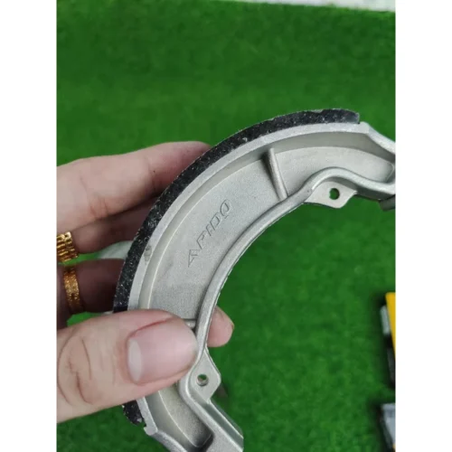 32086fb36db2e53eb353057f81e2af55.webp APIDO Brake Shoe Honda EX5 LC135 SRL115 Kriss RC80 SRL110 C70 Yamaha Y80 Y100 Y110 RXZ Motorcycle Drum Brake Shoe High Quality Replacement Ready Stock Malaysia